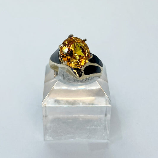 14K Citrine Ring with Onyx Inlay band design