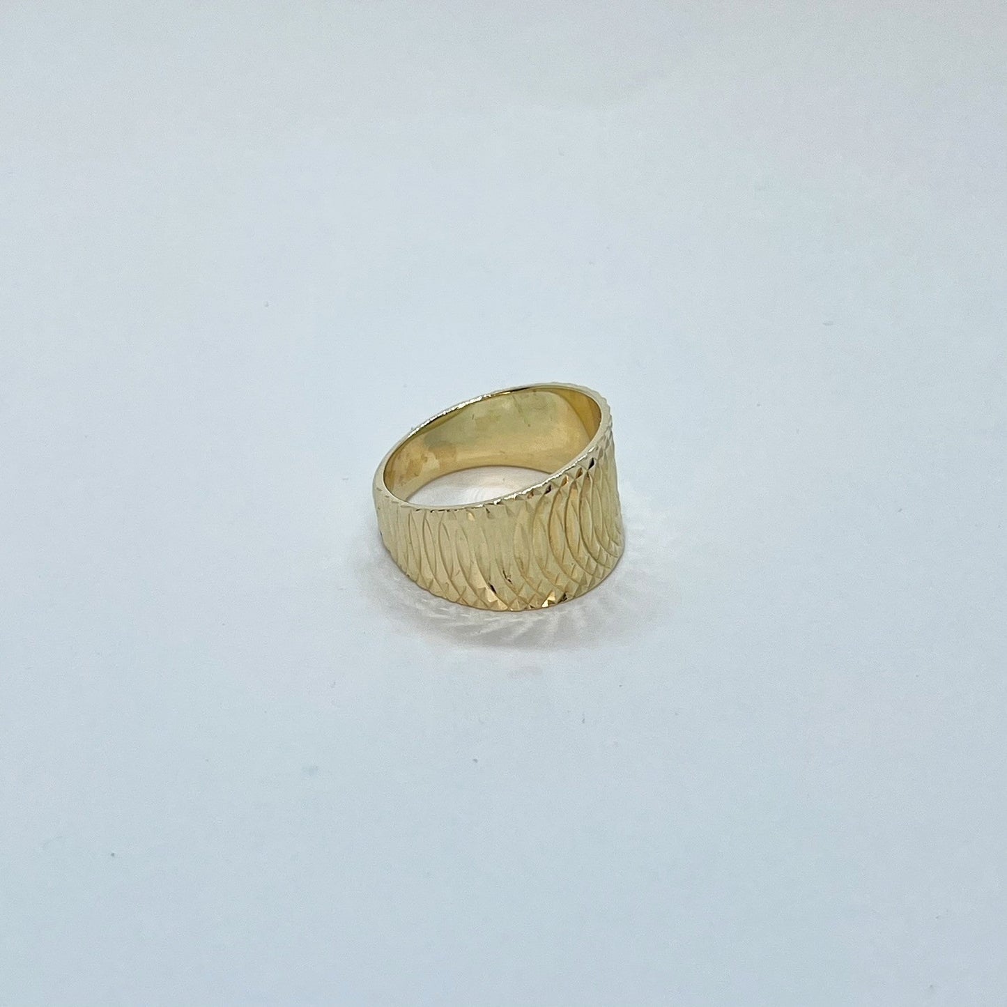 14K Geometric Striped Pattern Ring