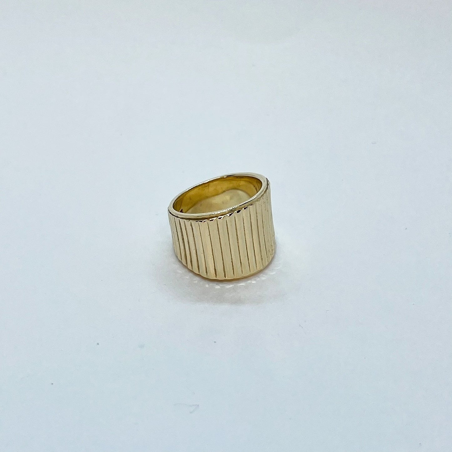 14K Minimalist Striped Pattern Ring