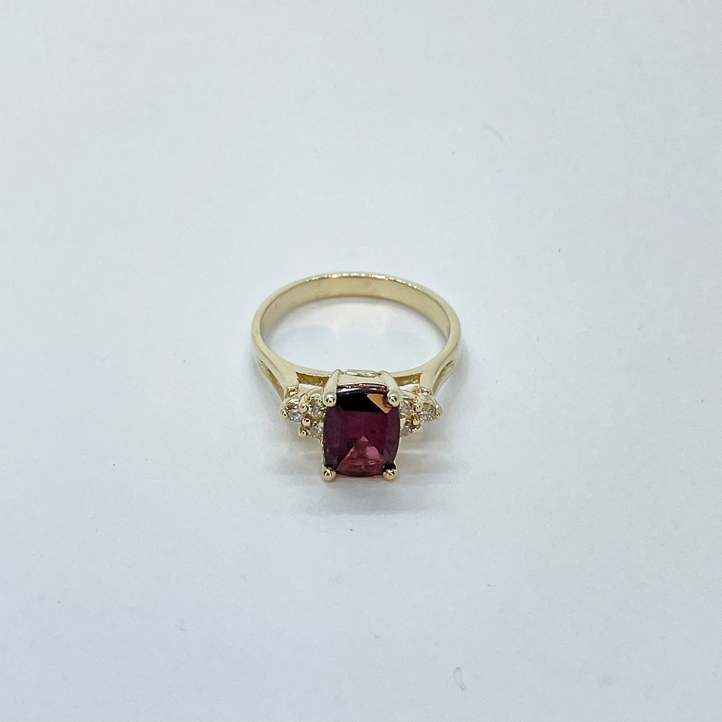 14K Red Garnet Oval with Diamond Detail