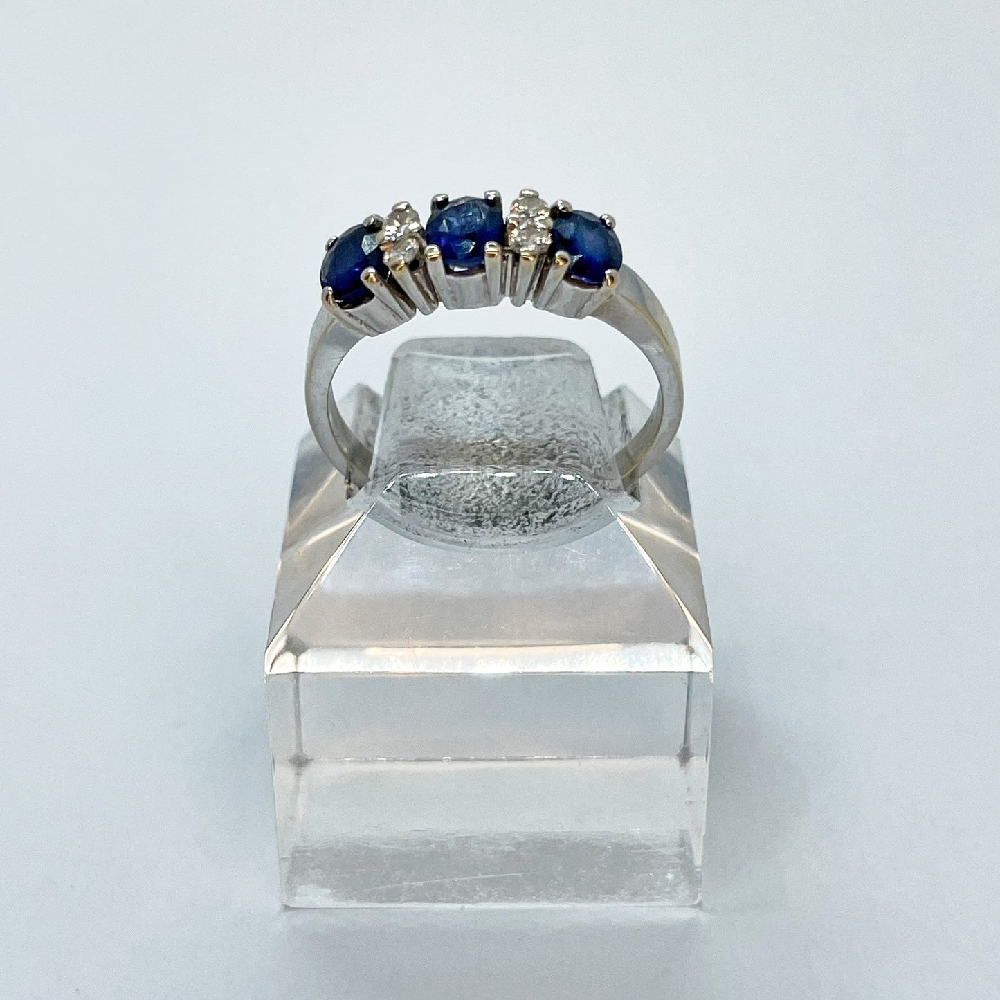 18K Sapphire and Diamond Gemstone ring