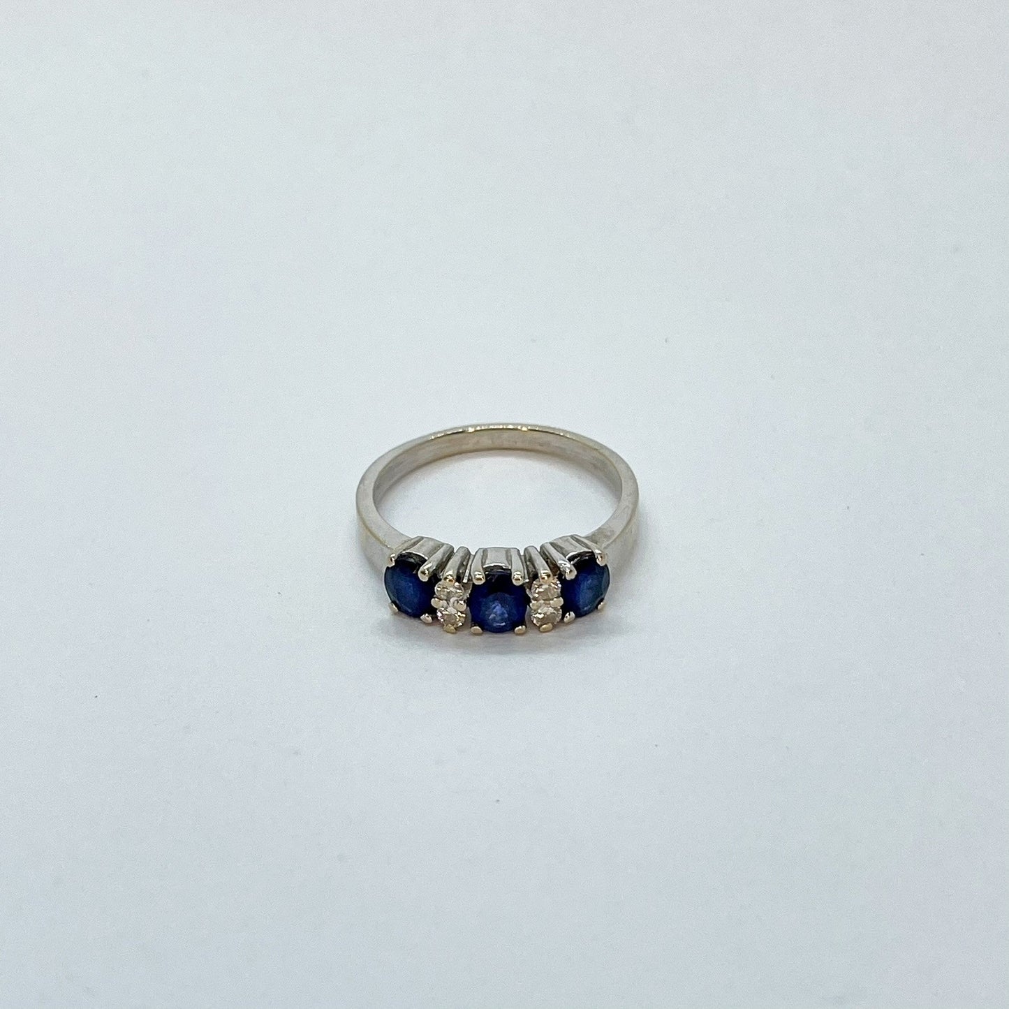 18K Sapphire and Diamond Gemstone ring