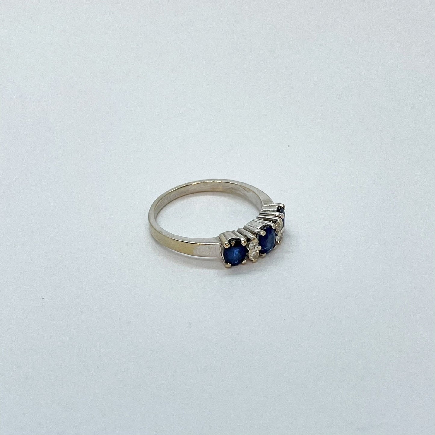 18K Sapphire and Diamond Gemstone ring